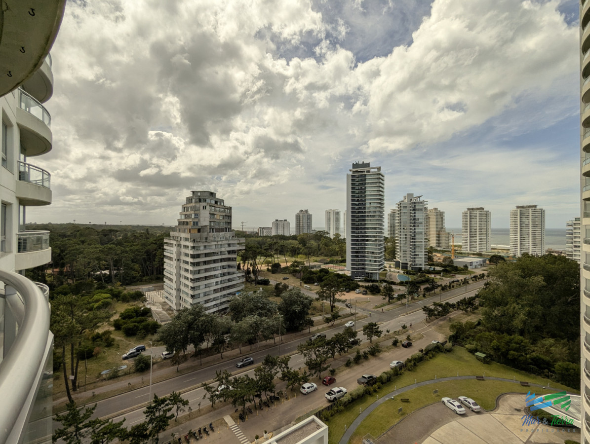 Apartamento ID.5703 - Alquiler en baja temporada en Ocena Drive Punta del Este, 3 dormitorios