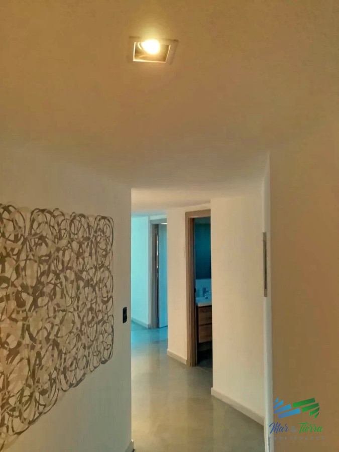 Apartamento ID.3276 - Alquilo anual apartamento de 2 dormitorios. Roosevelt, Punta del Este
