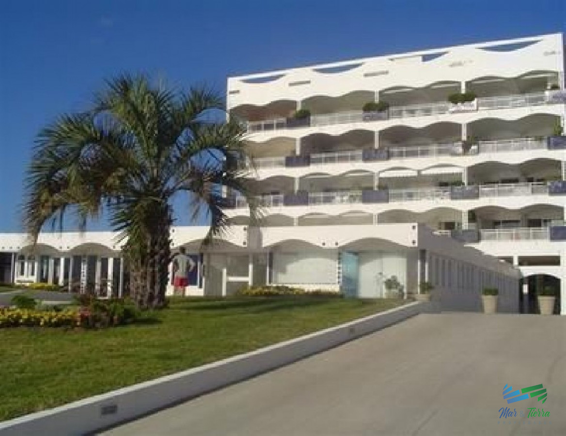 Apartamento ID.2156 - Venta de Apartamento 2 dormitorios en Playa Mansa, Punta del Este.  