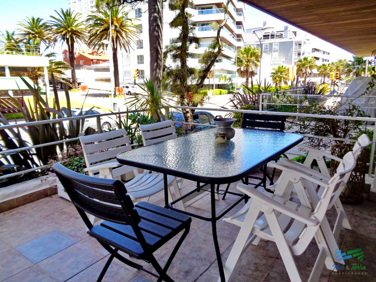 Apartamento ID.4750 - ALQUILER ANUAL, PENÍNSULA. DOS DORMITORIOS, DOS BAÑOS, MUY AMPLIO. 