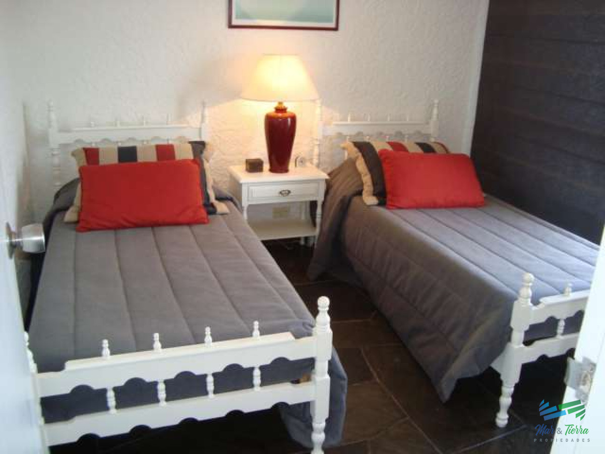 Apartamento ID.2598 - Vendo apartamento 3 dormitorios con vista al Puerto en Peninsula, Punta del Este.