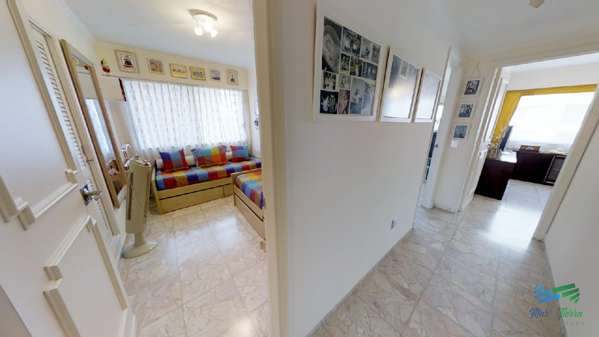 Apartamento ID.2110 - Espectacular planta, reciclada con materiales de primera calidad!!! cuenta 180 m2.