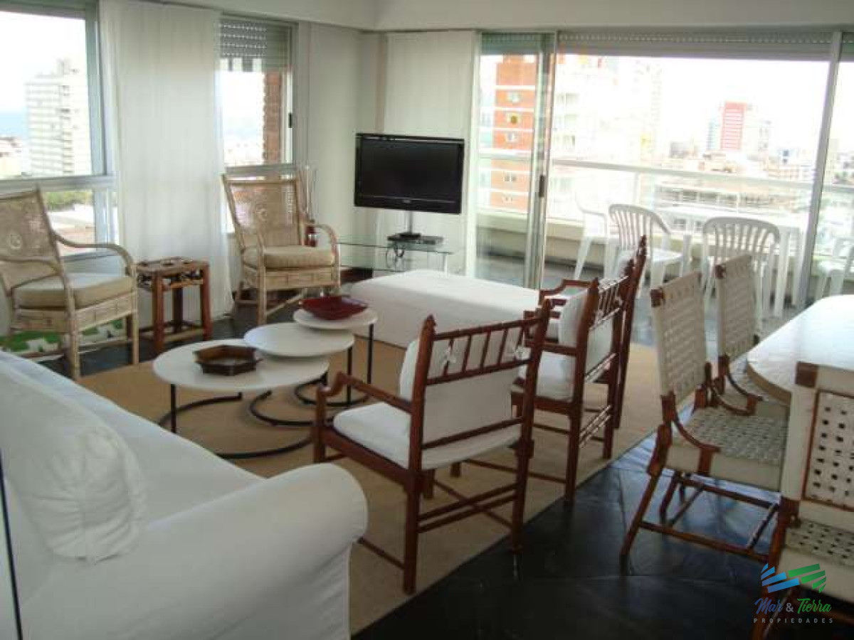 Apartamento ID.2598 - Vendo apartamento 3 dormitorios con vista al Puerto en Peninsula, Punta del Este.
