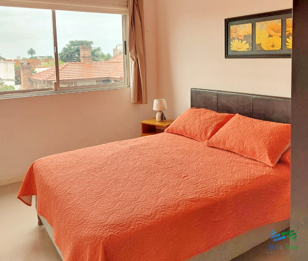 Apartamento ID.4563 - Venta de apartamento un dormitorio y medio en Maldonado, centro.