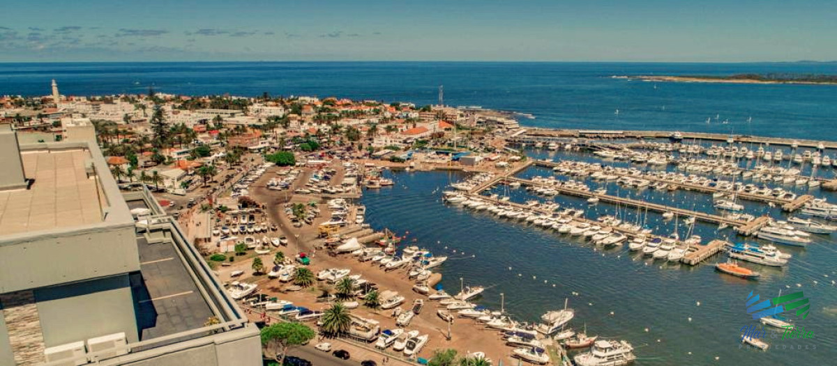 Apartamento ID.670 - Vendo apartamento 2 dormitorios con vista al puerto en Peninsula, Punta del Este