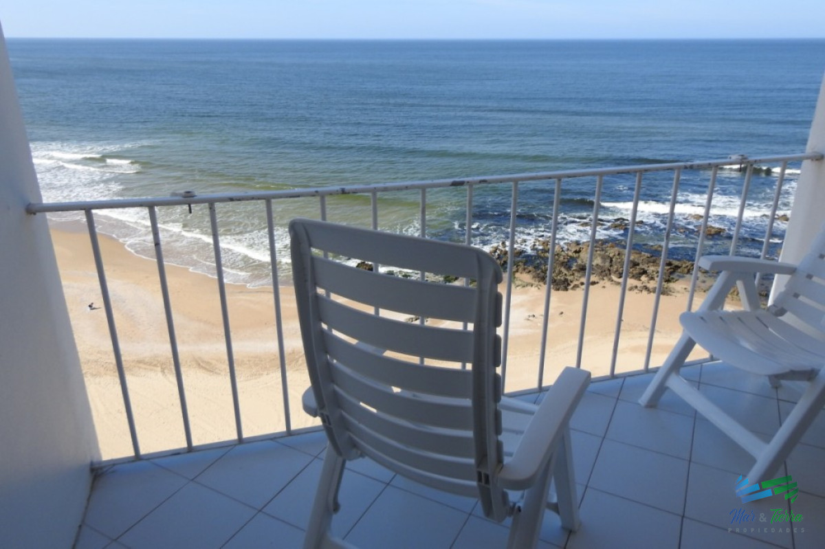 Apartamento ID.2201 - Oportunidad en venta Apartamento en piso alto, con vista franca al mar!!!, 