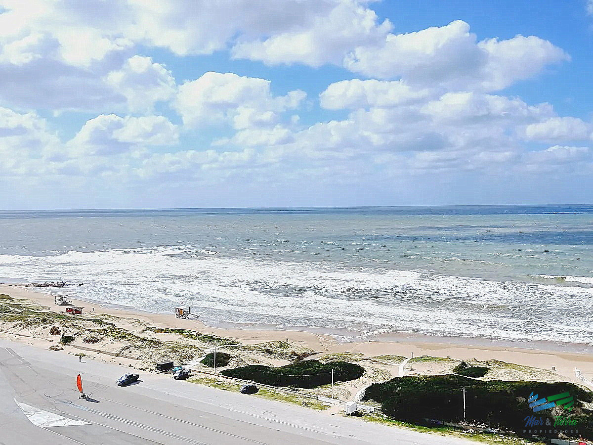 Apartamento ID.5661 - Venta de apartamento sobre playa Brava 1 dormitorio en parada 2