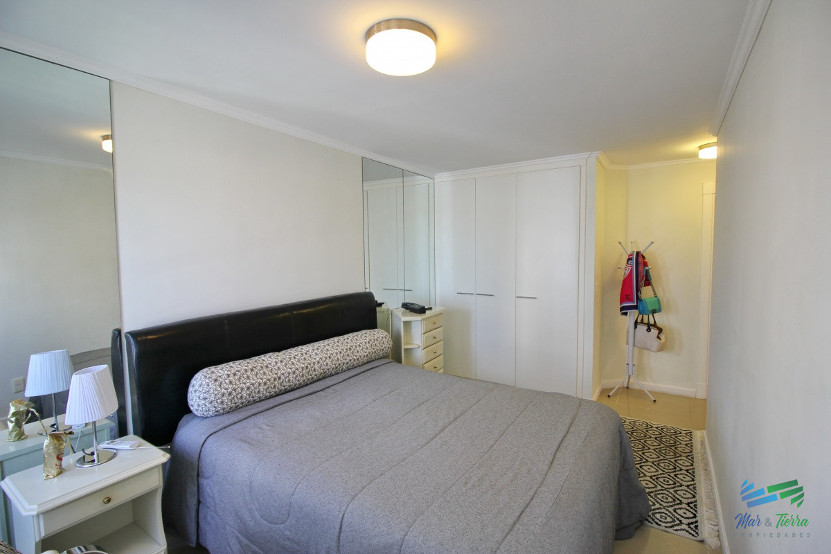 Apartamento ID.990 - Apartamento de 2 dormitorios en venta con vista al mar, Punta del Este