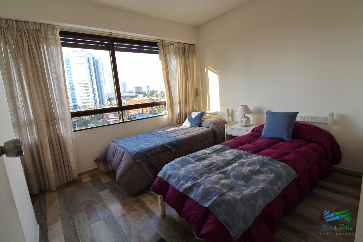 Apartamento ID.1177 - Muy  lindo apartamento ubicado sobre playa brava, cuarto piso,  con ambientes amplios.
