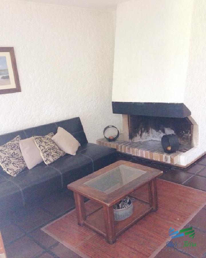 Apartamento ID.2165 - PEDRAGOSA SIERRA (CUADRA DEL FLOREAL ) CÓMODO DUPLEX CON FONDO Y PARRILLERO PROPIO