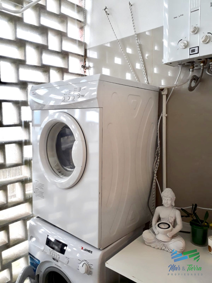 Apartamento ID.1405 - Oportunidad en venta con vista al mar, totalmente reciclado