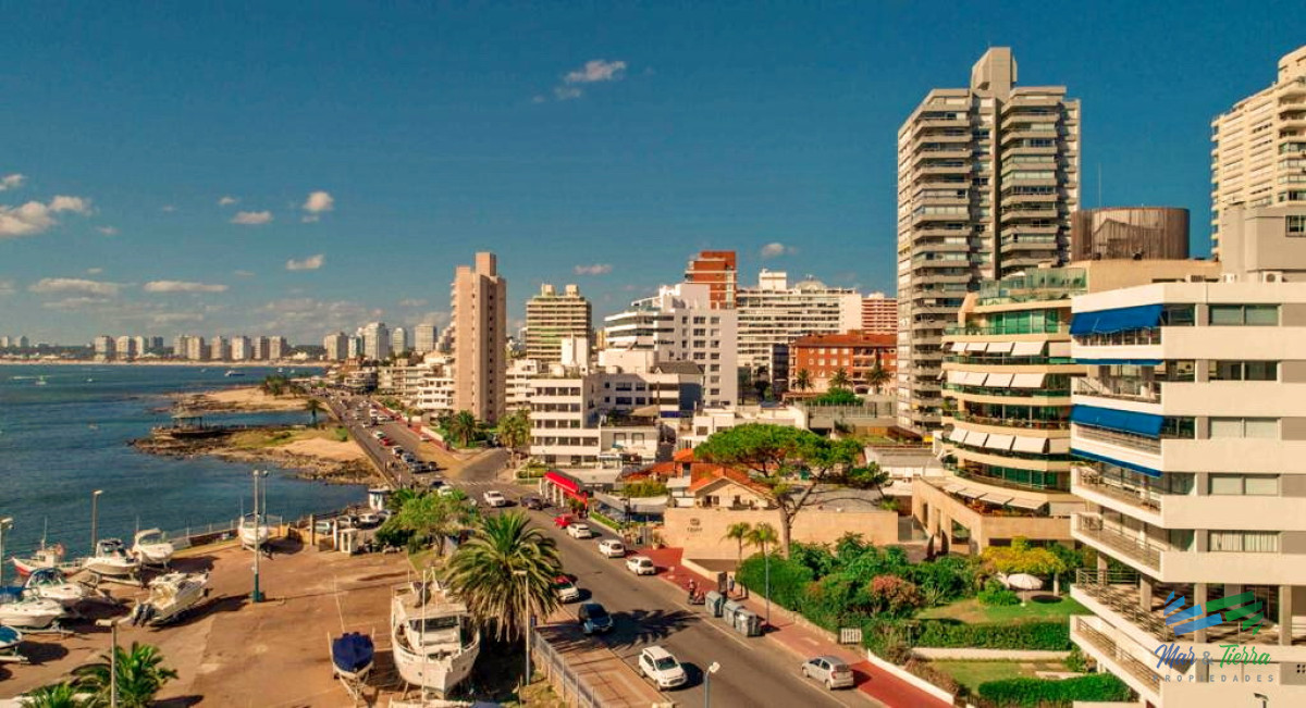 Apartamento ID.3070 - Vendo apartamento frente al puerto, 6 dormitorios, Punta del Este