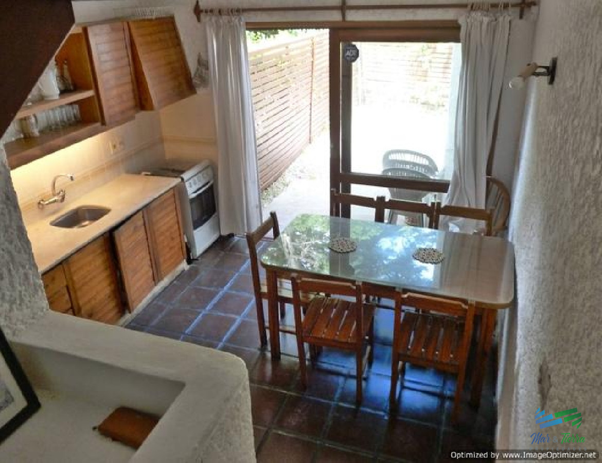 Apartamento ID.2165 - PEDRAGOSA SIERRA (CUADRA DEL FLOREAL ) CÓMODO DUPLEX CON FONDO Y PARRILLERO PROPIO
