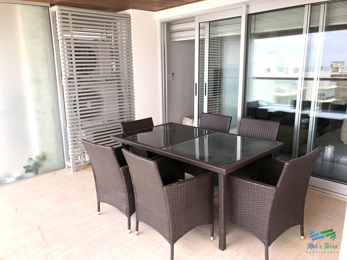 Apartamento ID.3923 - Venta Alquiler apartamento 3 dormitorios 2 baños playa brava punta del este