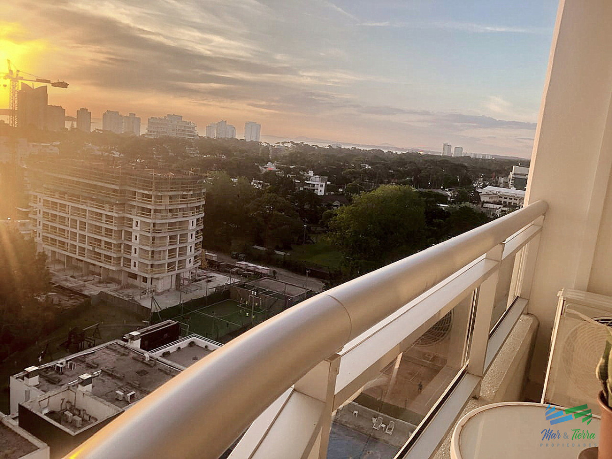 Apartamento ID.5700 - Alquilen en baja temporada 2026 1 y medio dormitorio en Ocean Drive Punta del Este