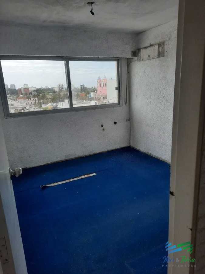 Apartamento ID.3940 - Vendo apartamento 3 dormitorios en el centro de Maldonado, piso alto.