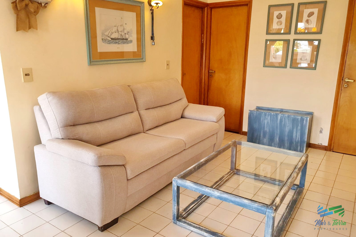 Apartamento ID.749 - Apartamento de 2 dormitorios y 2 baños a 1 cuadra de Gorlero, con gran terraza y parrillero propio.