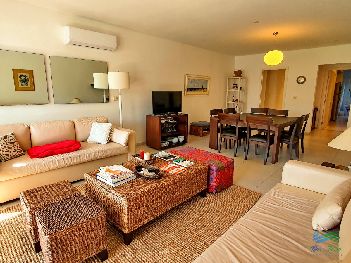 Apartamento ID.3064 - Vendo apartamento de 3 dormitorios y 3 baños. Rincón del Indio, Punta del Este.