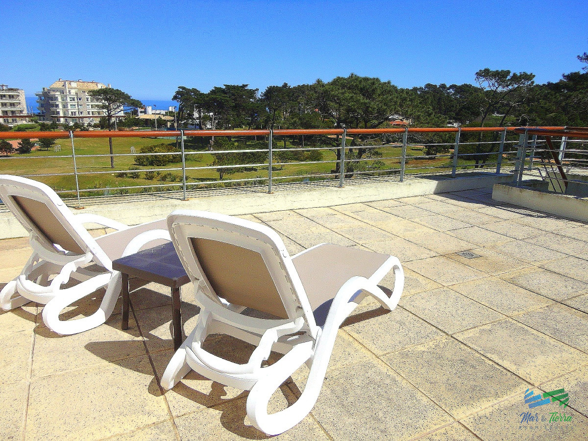 Apartamento ID.3947 - Venta de apartamento dúplex en complejo Veramansa sobre playa Mansa de punta del Este
