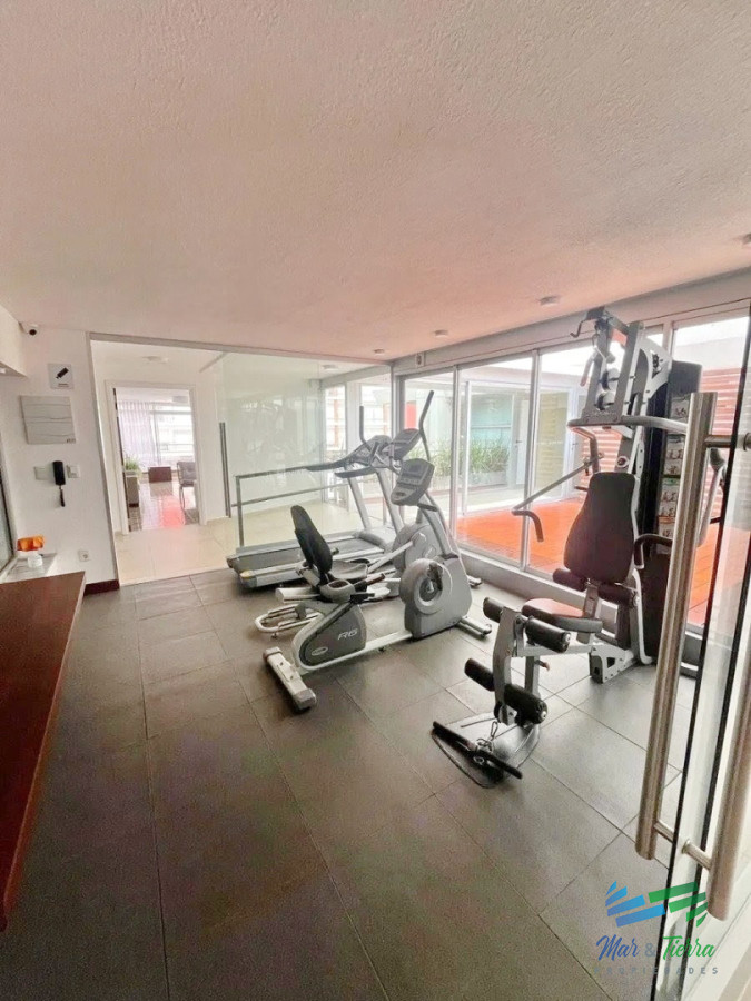 Apartamento ID.5667 - Venta de apartamento 2 y medio dormitorios en la península Punta del este  