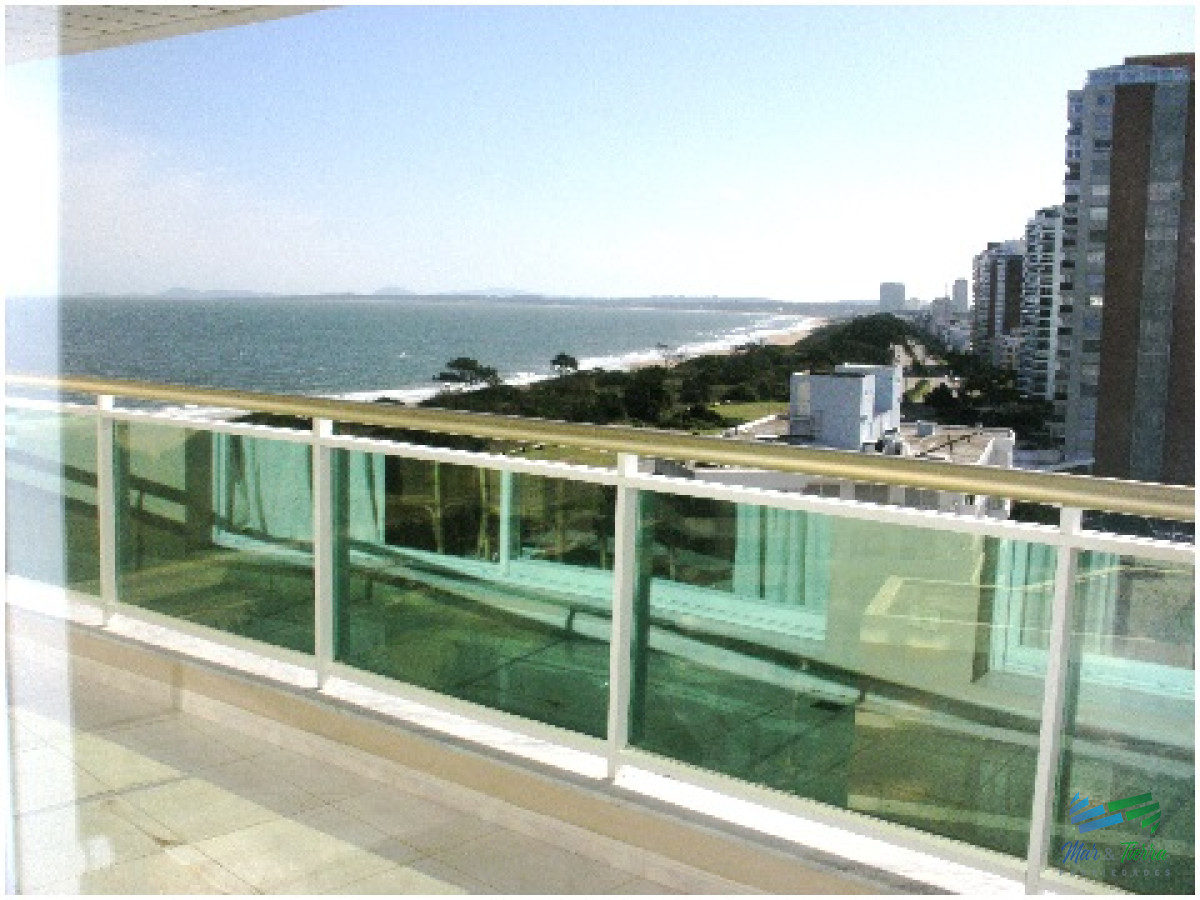 Apartamento ID.2857 - Apartamento de 3 dormitorios con vista al mar ,Punta del Este