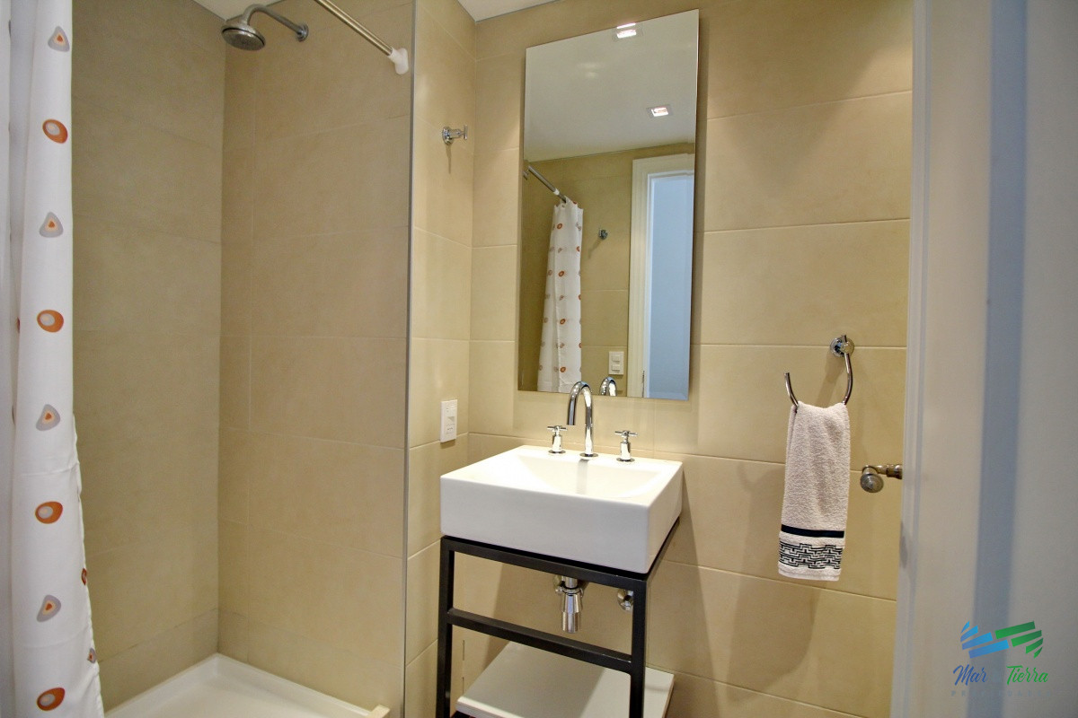 Apartamento ID.2344 - En venta apartamento Imperiale de 3 dormitorios, primera linea frente al mar, Punta del Este