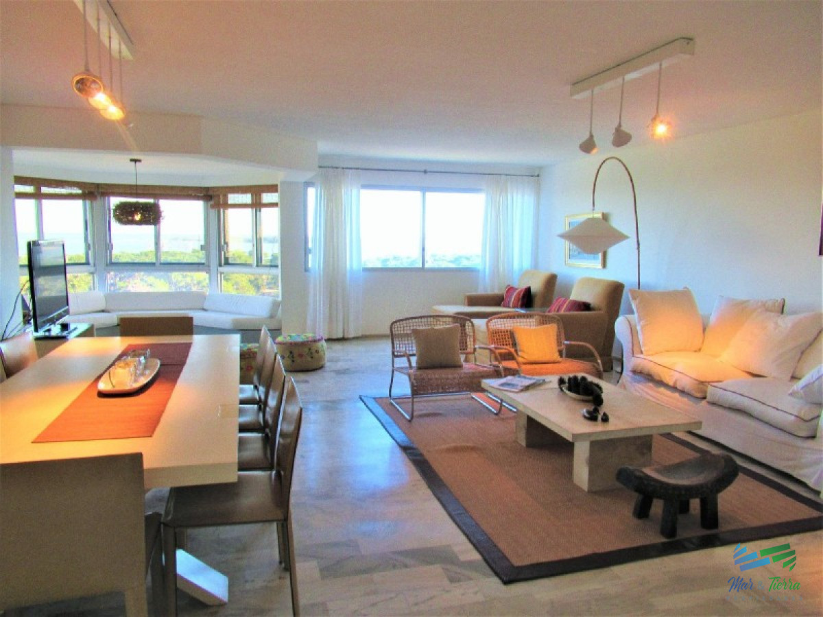 Apartamento ID.1513 - Dpto.reciclado, amplio y luminoso, con vistas de casi 360º.