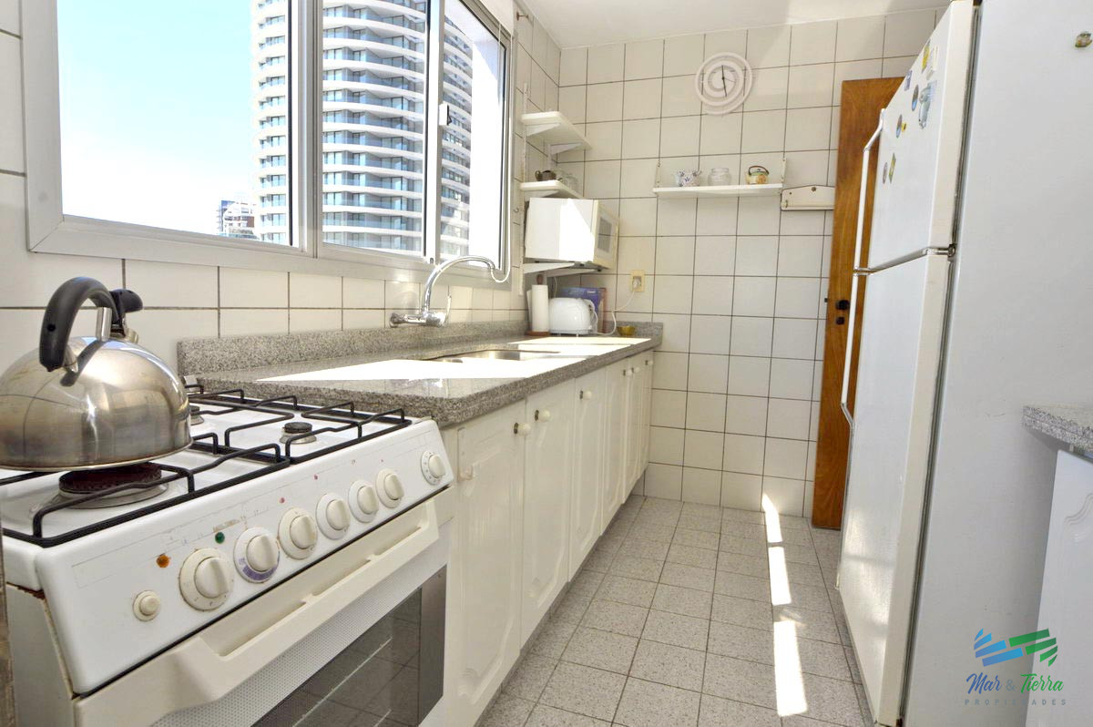 Apartamento ID.2675 - En venta.. muy buena oportunidad a pasitos del mar.