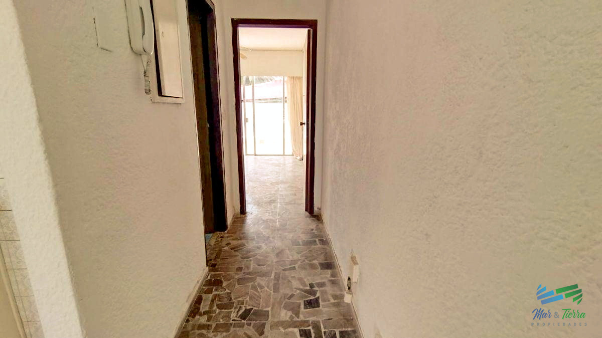 Apartamento ID.4840 - Venta apartamento 1 dormitorio, con patio y garaje en Peninsula, cerca Faro y Puerto, Punta del Este