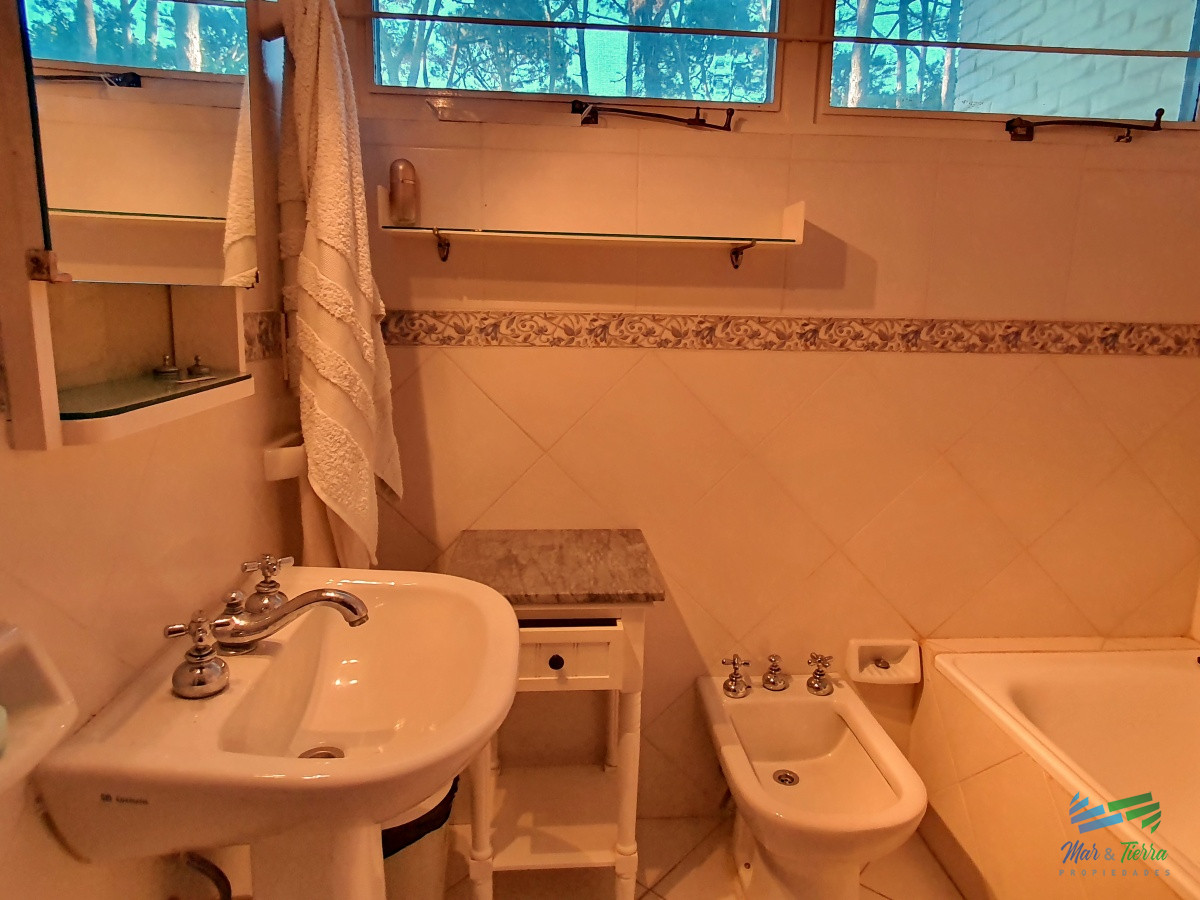 Apartamento ID.3293 - Vendo apartamento tipo casa de 2 dormitorios, reciclado, en San Rafael, Punta del Este.