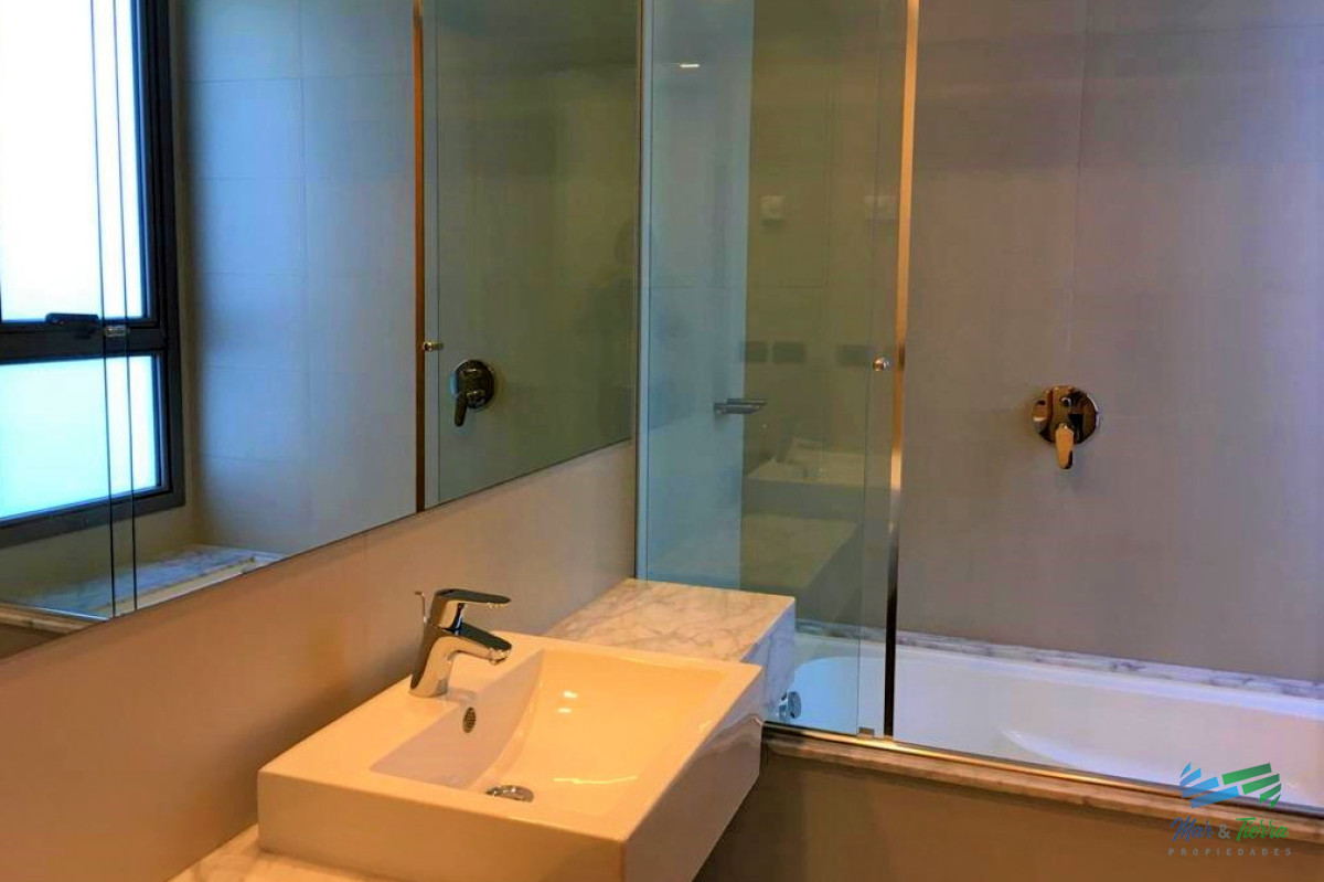 Apartamento ID.5088 - DEPARTAMENTO CON PISCINA PROPIA EN VENTA, 3 DORMITORIOS EN SUITE, PUNTA DEL ESTE 