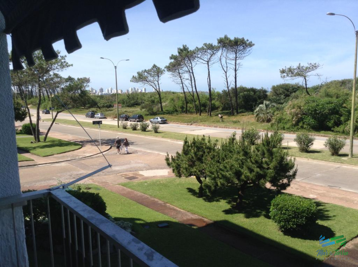 Apartamento ID.472 - Alquilo apartamento 3 dormitorios en Playa Mansa, Punta del Este