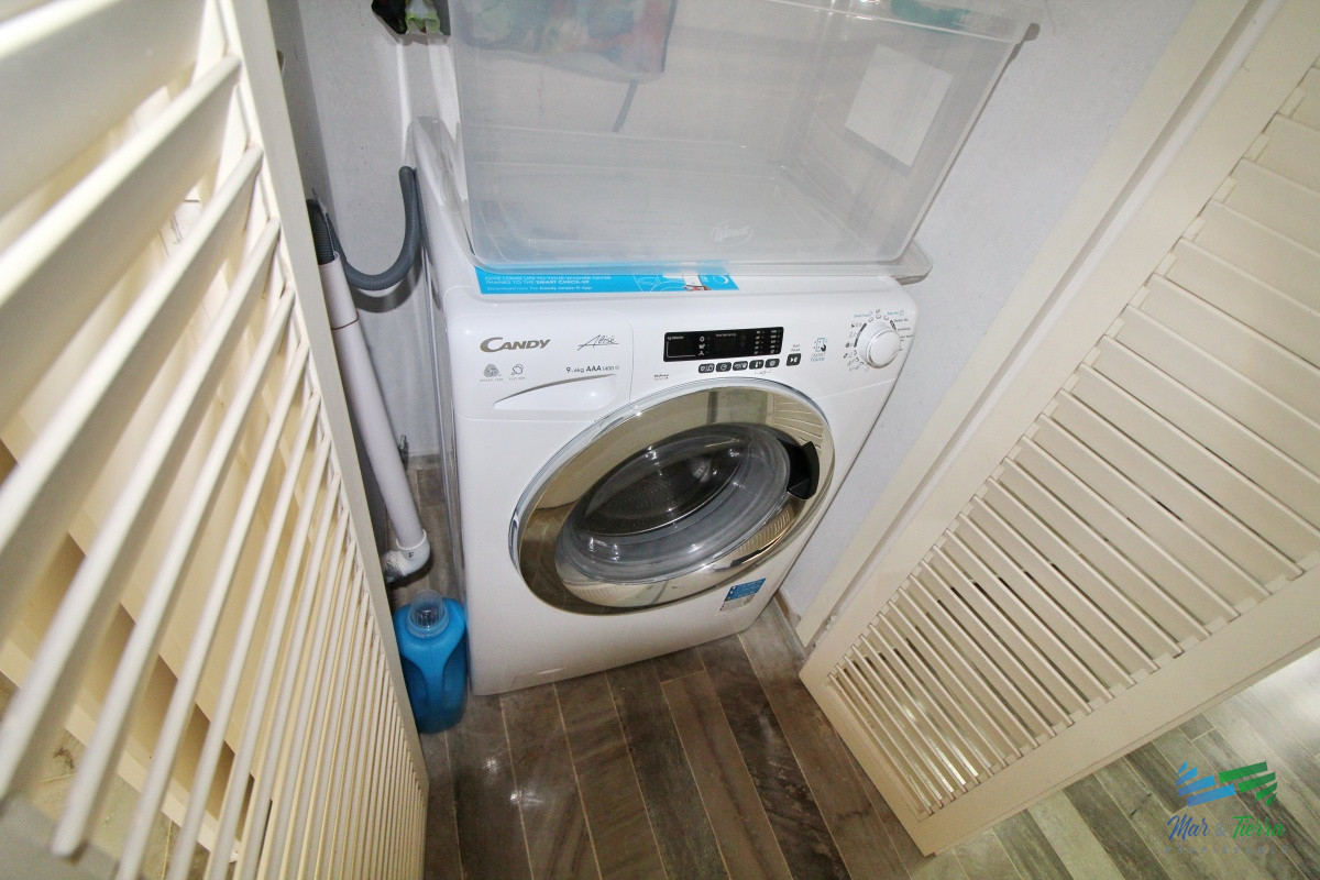 Apartamento ID.1177 - Muy  lindo apartamento ubicado sobre playa brava, cuarto piso,  con ambientes amplios.