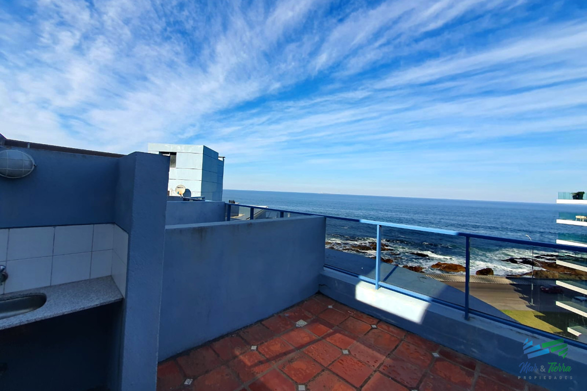 Apartamento ID.1063 - APARTAMENTO FRENTE AL MAR, EN VENTA. CON TERRAZA PRIVADA, EN LA PENÍNSULA, PUNTA DEL ESTE! 