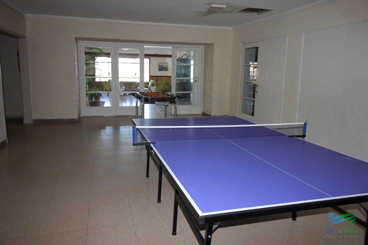 Apartamento ID.4474 - Venta apartamento mono ambiente en edificio Punta del Este, playa mansa y brava