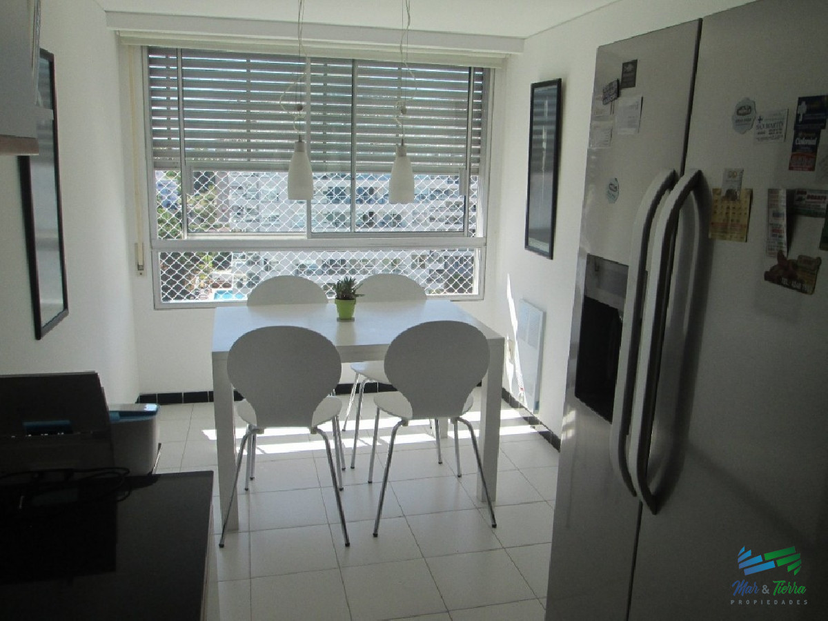 Apartamento ID.2152 - Excelente oportunidad... torre de categoría, con excelentes servicios, ubicado en primera línea sobre playa brava