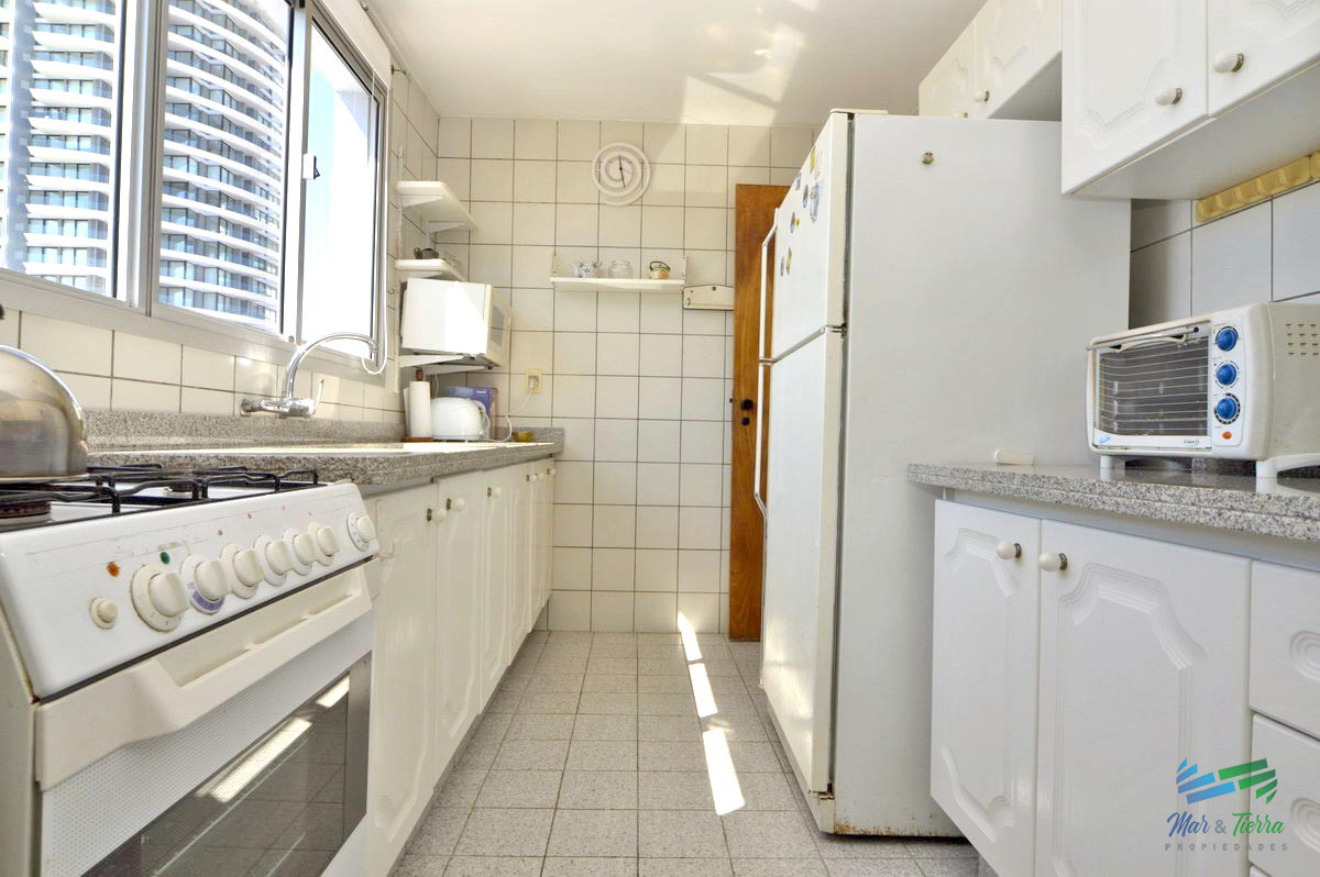 Apartamento ID.2675 - En venta.. muy buena oportunidad a pasitos del mar.