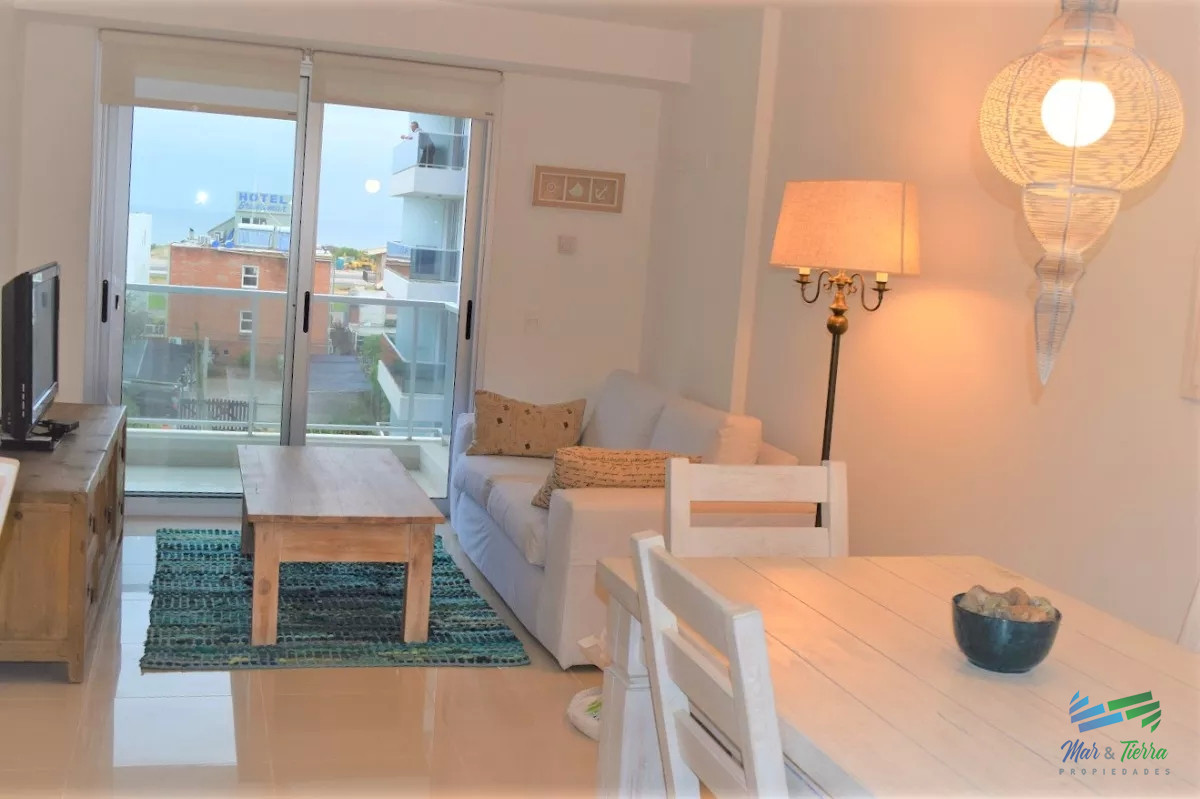 Apartamento ID.4330 - Vendo apartamento 2 dormitorios con servicios en parada 2 Brava, Punta del Este