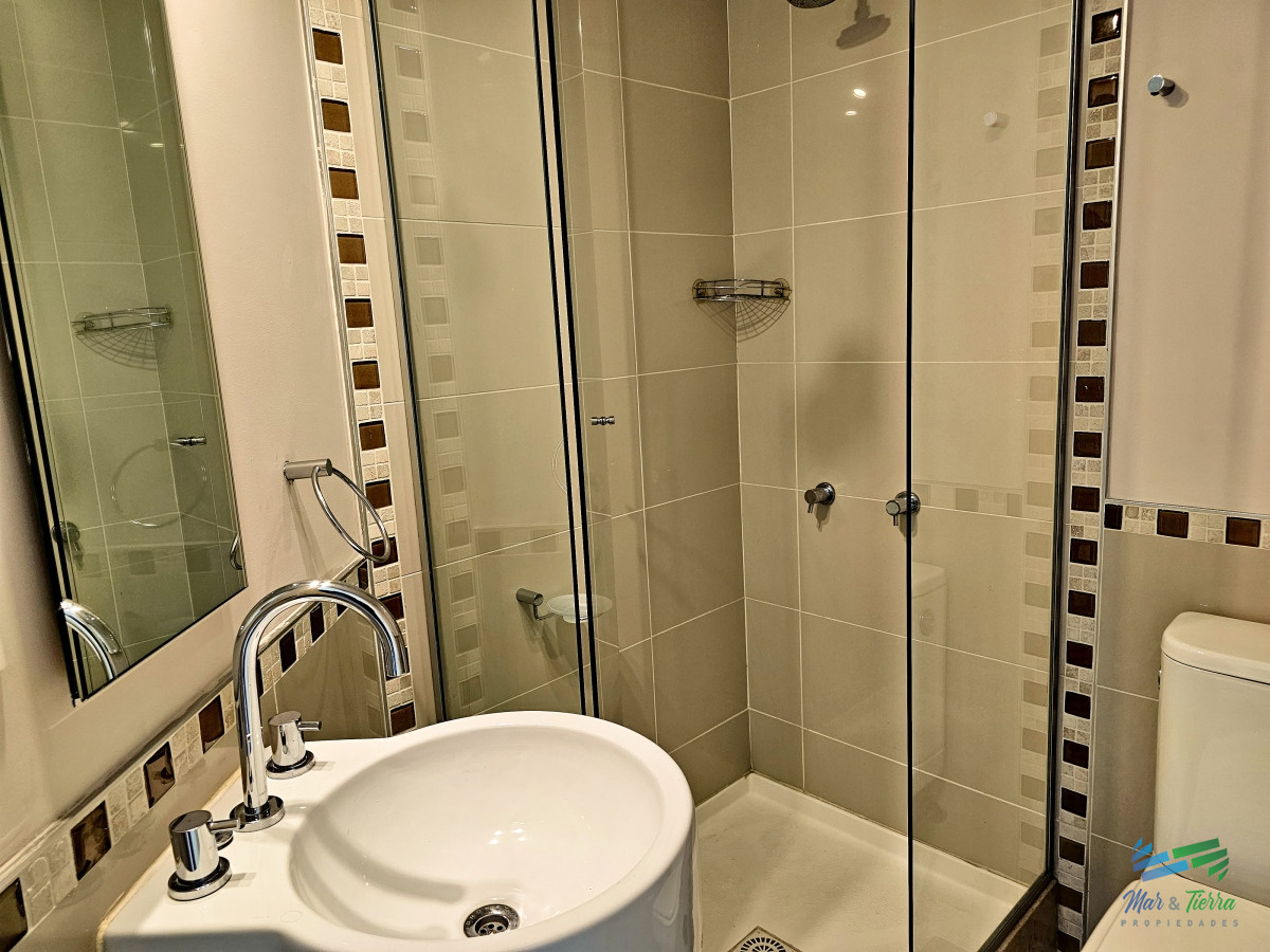 Apartamento ID.4128 - Vendo apartamento en Ocean Drive 2 dormitorios, excelentes servicios, Punta del Este