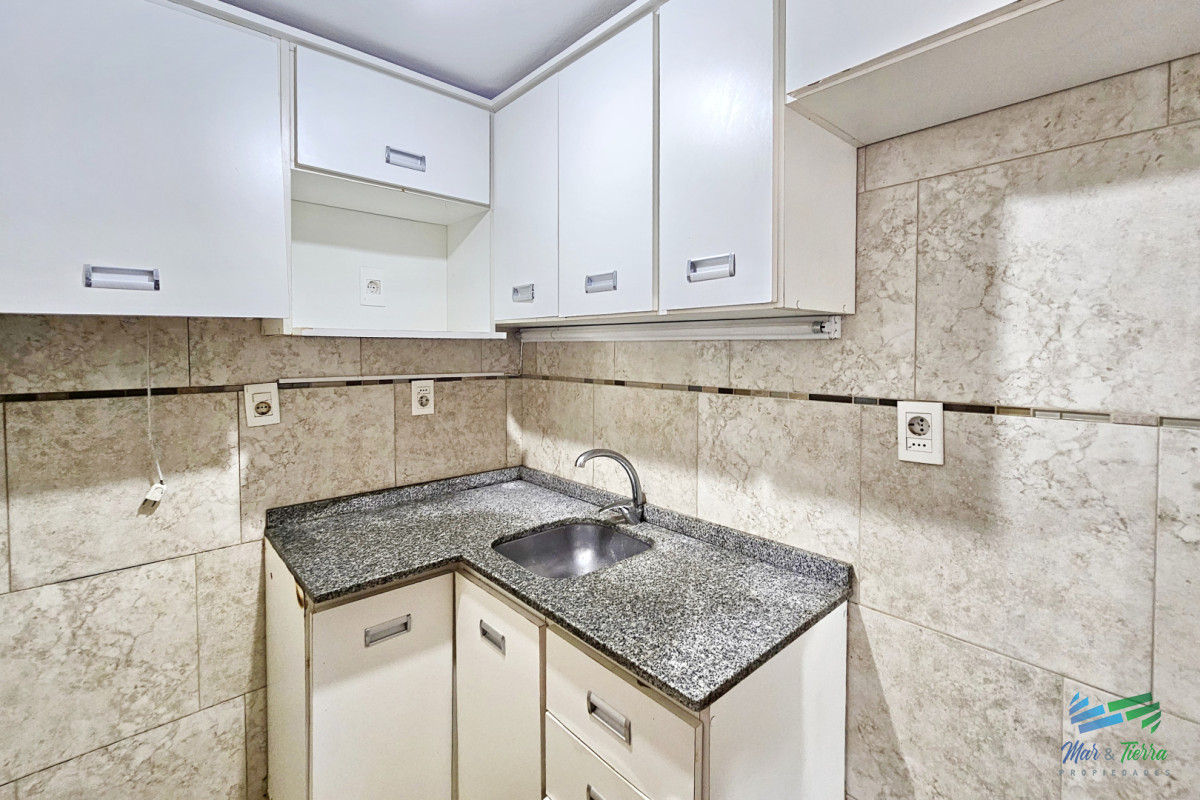 Apartamento ID.5725 - ALQUILER ANUAL EN LA PENÍNSULA, A UNA CUADRA DEL PUERTO DE PUNTA DEL ESTE, MONOAMBIENTE!!!