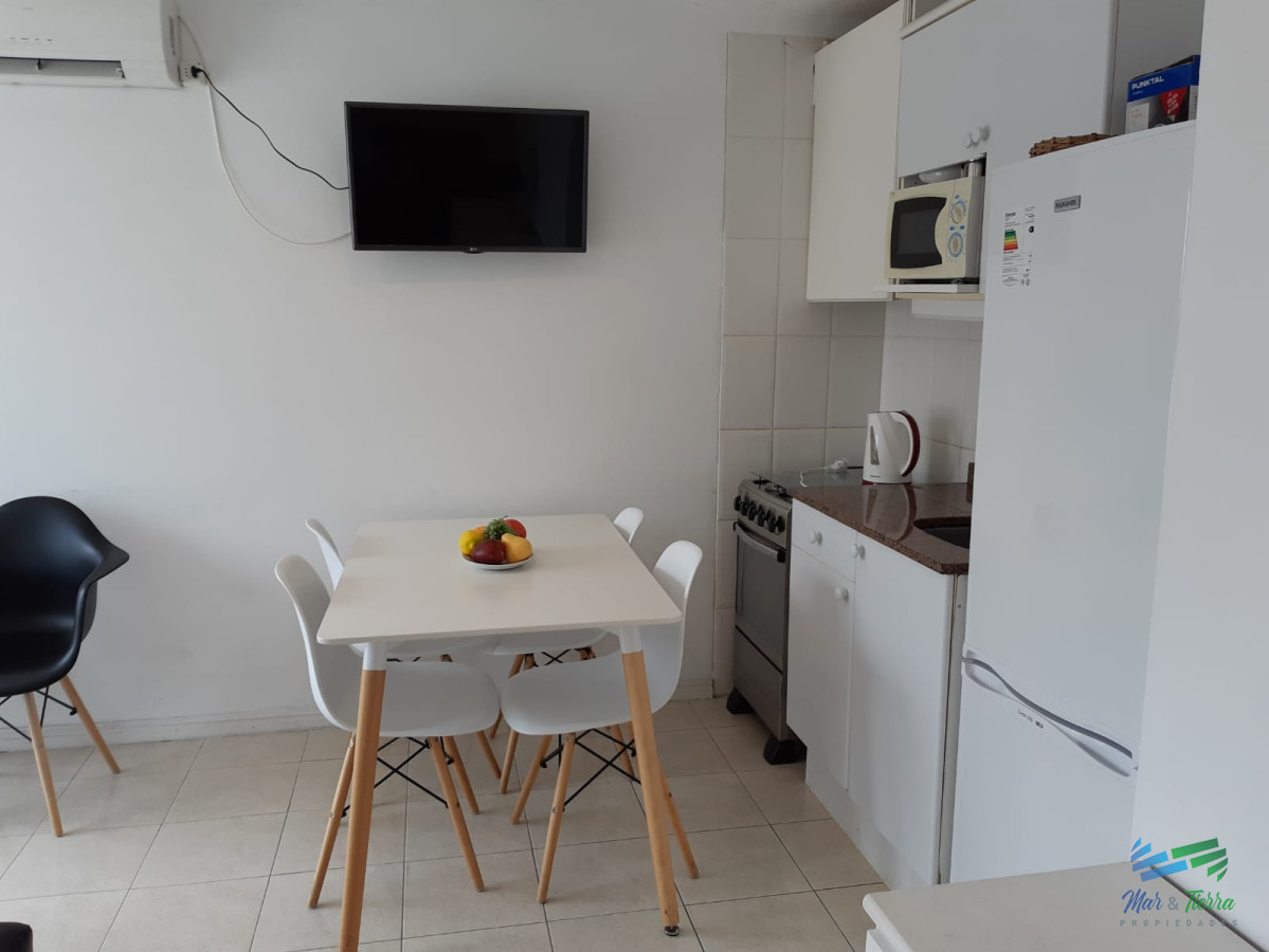 Apartamento ID.2786 - Vendo apartamento 1 dormitorio, edificio con servicios, en Roosevelt, Punta del Este.