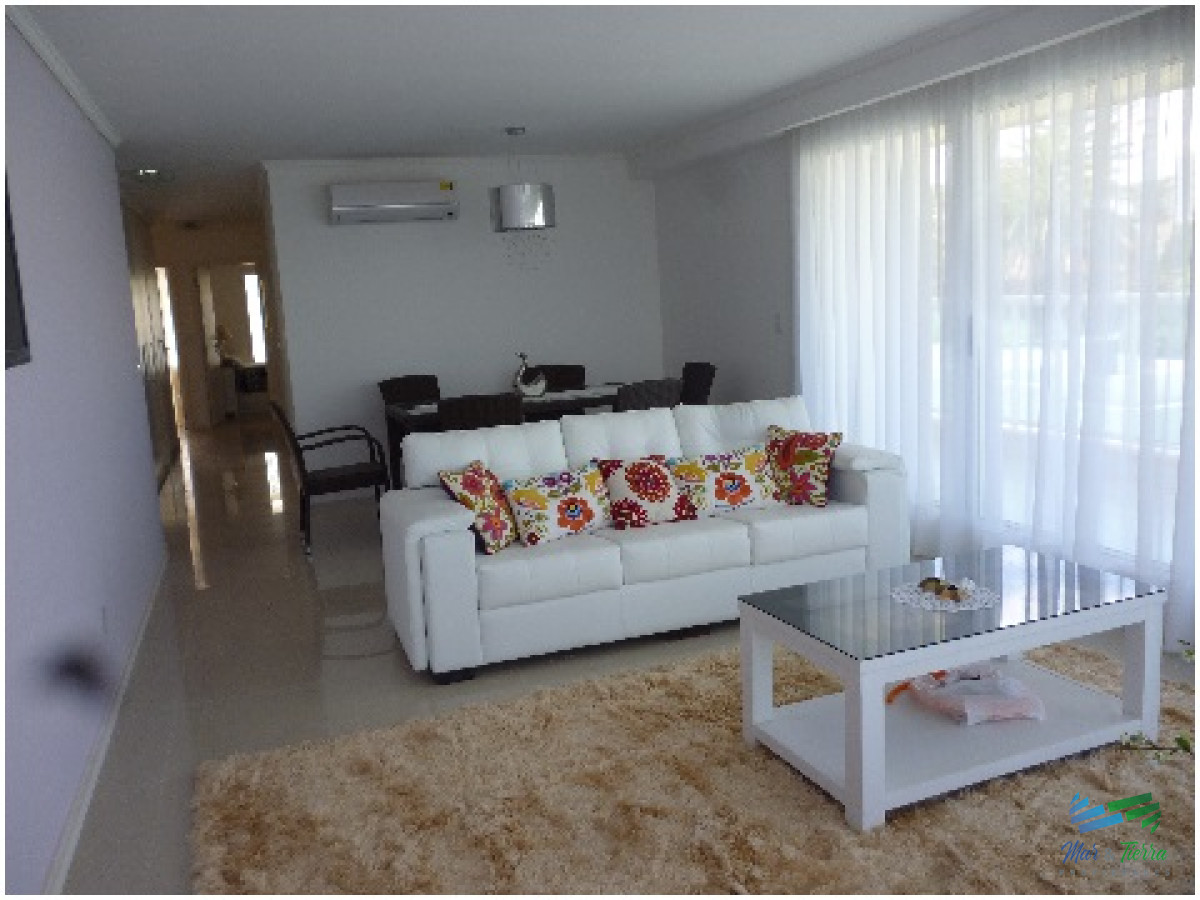 Apartamento ID.633 - Apartamento de 3 dormitorios, cerca de Enjoy, Punta del Este