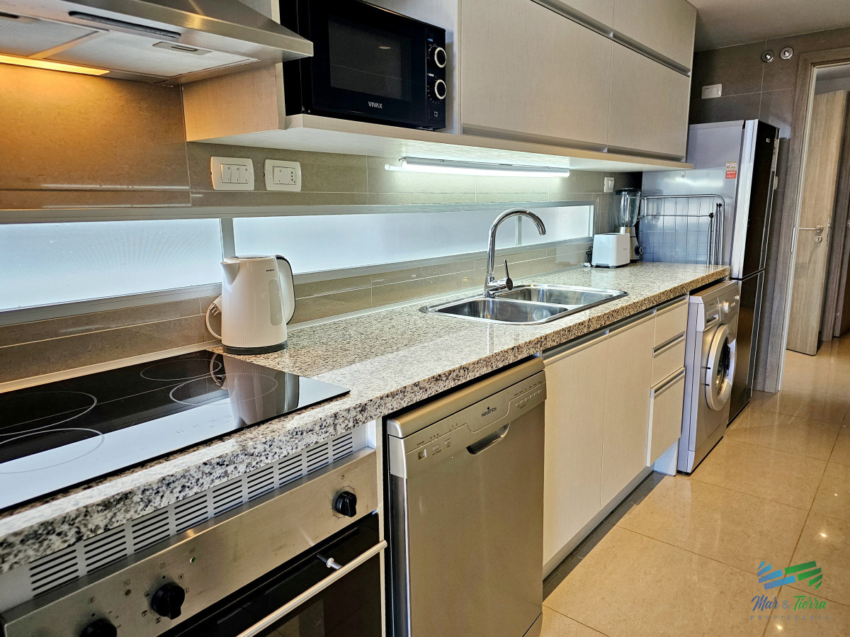 Apartamento ID.4952 - Venta de apartamento 2 dormitorios en Onix Punta del este playa Brava 