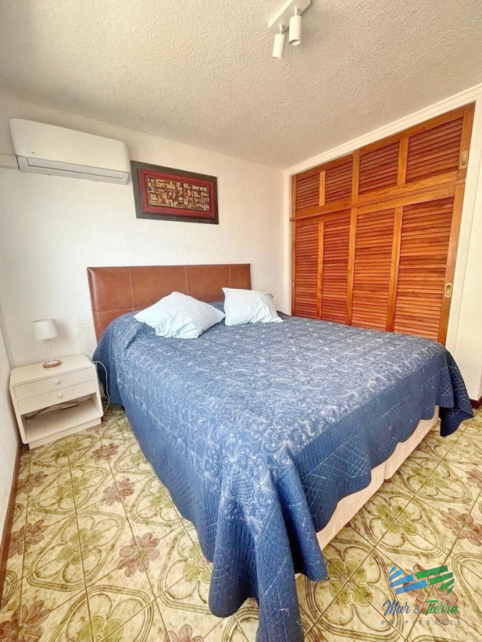 Apartamento ID.5667 - Venta de apartamento 2 y medio dormitorios en la península Punta del este  