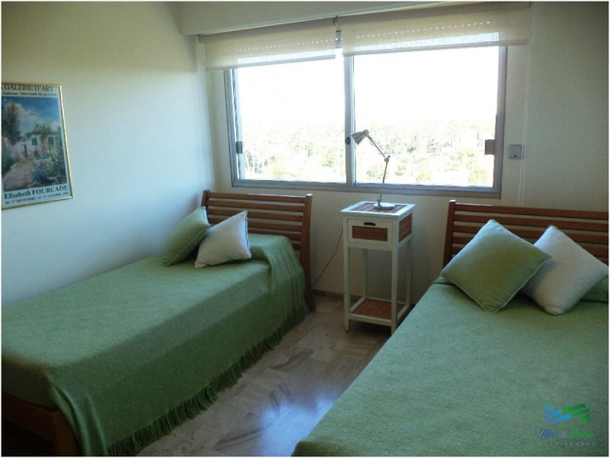 Apartamento ID.1513 - Dpto.reciclado, amplio y luminoso, con vistas de casi 360º.