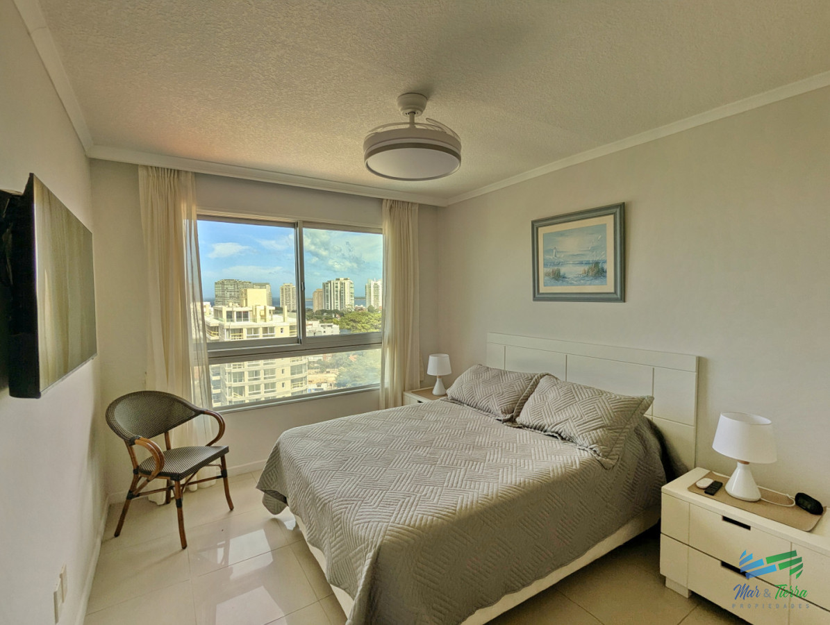 Apartamento ID.5703 - Alquiler en baja temporada en Ocena Drive Punta del Este, 3 dormitorios