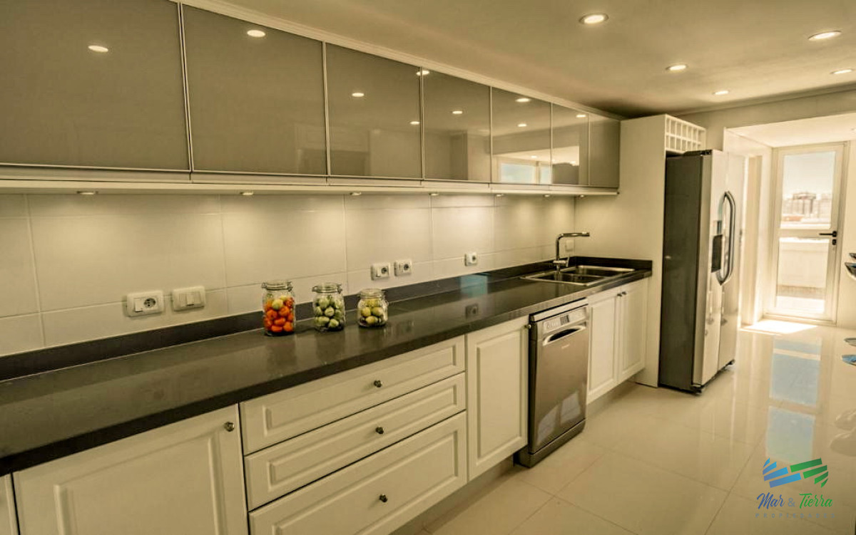 Apartamento ID.670 - Vendo apartamento 2 dormitorios con vista al puerto en Peninsula, Punta del Este