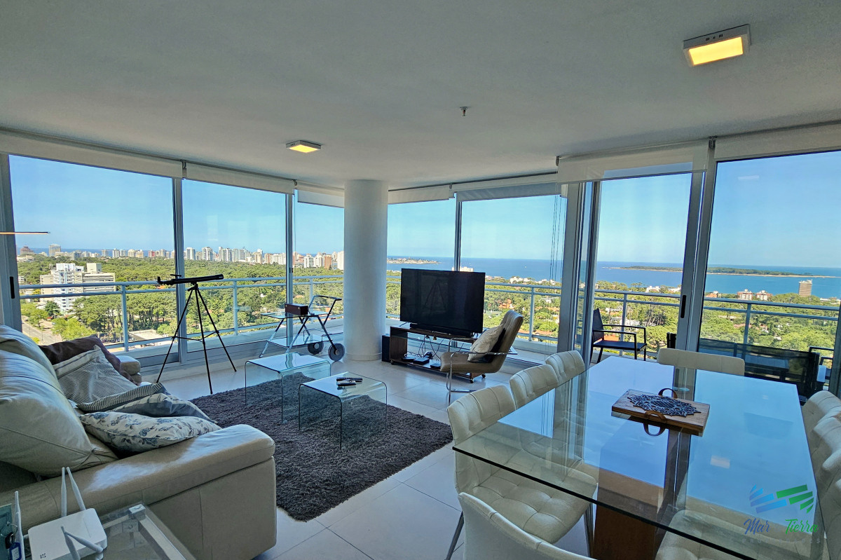 Apartamento ID.5049 - ALQUILER DE INVIERNO, 3 DORMITORIOS SOBRE AV ROOSEVELT, EDIFICIO CON SERVICIOS.