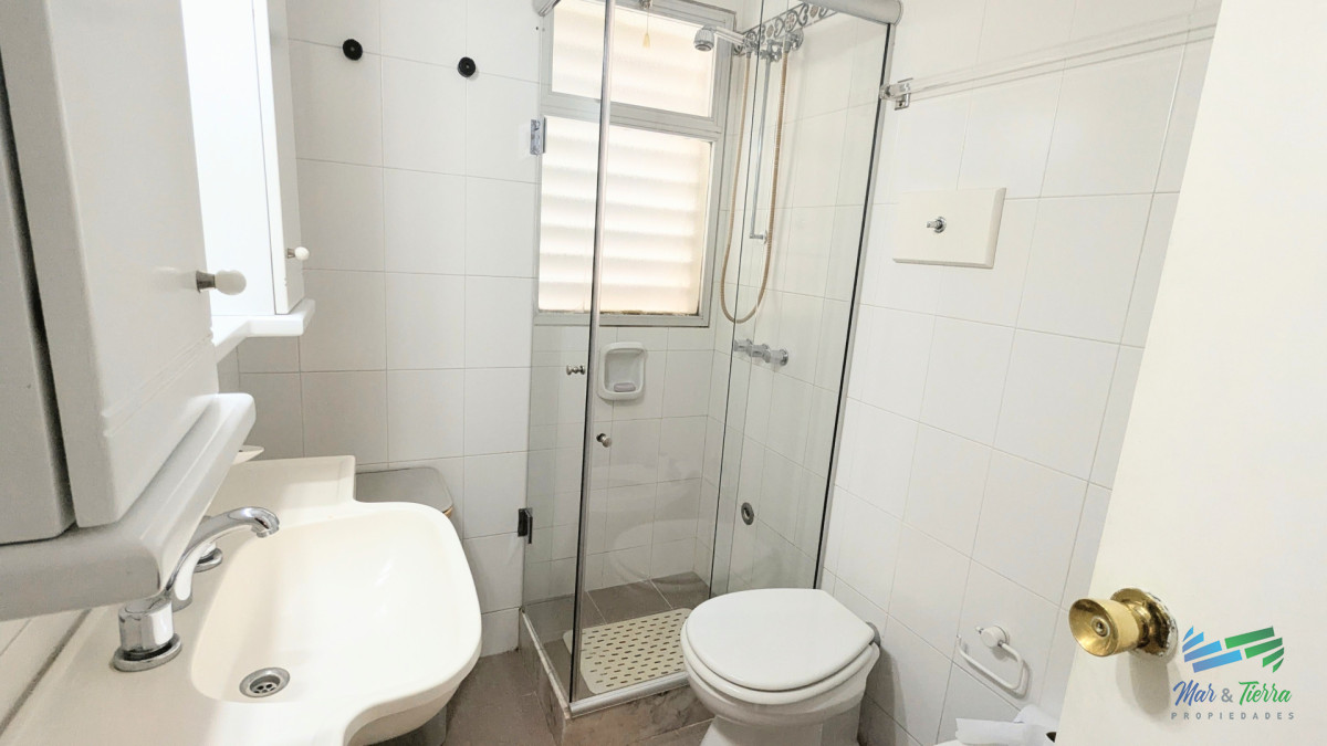 Apartamento ID.5822 - En venta apartamento 2 dormitorios con vista al mar y puerto, Peninsula, Punta del Este