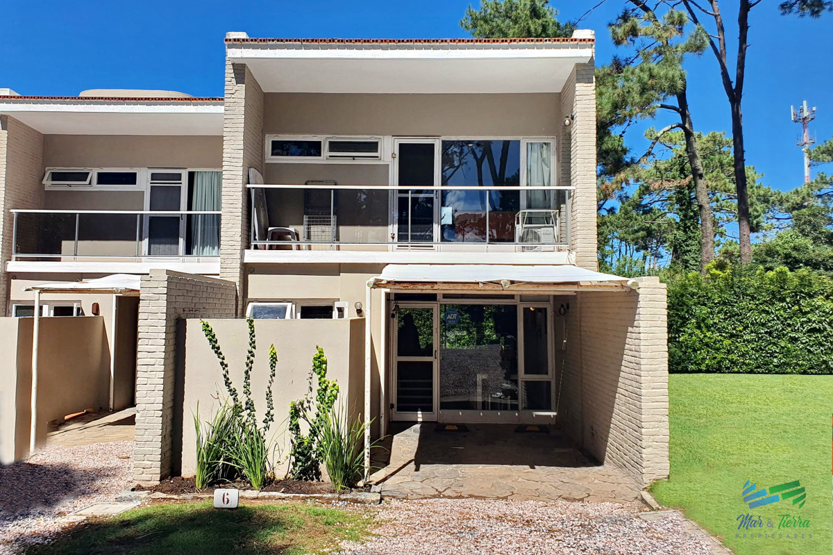 Apartamento ID.3293 - Vendo apartamento tipo casa de 2 dormitorios, reciclado, en San Rafael, Punta del Este.